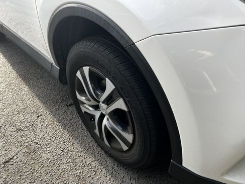 Used 2016 Toyota RAV4 LE image 10