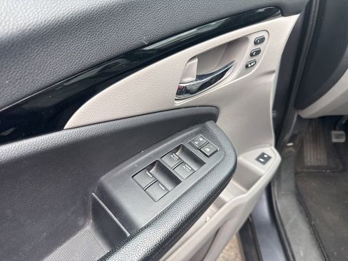 Used 2019 Honda Pilot Touring image 7