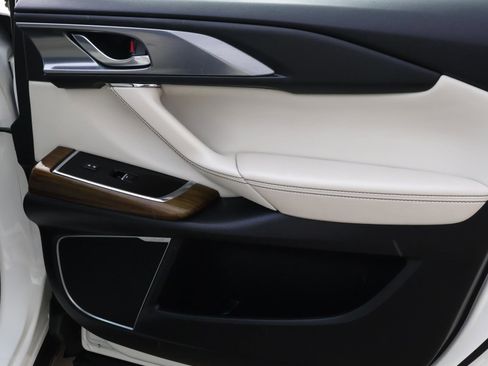Used 2020 MAZDA CX-9 Signature image 17