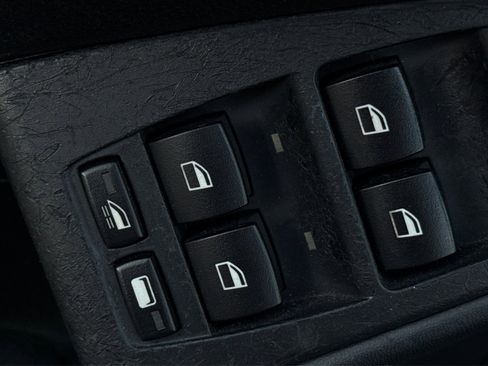 Used 2007 BMW M6 Convertible image 38