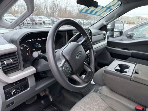 Used 2024 Ford F350 XLT image 7