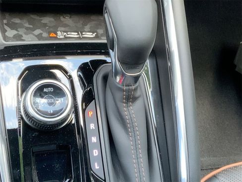 New 2025 GMC Canyon AT4 w/ Nightfall Edition image 17