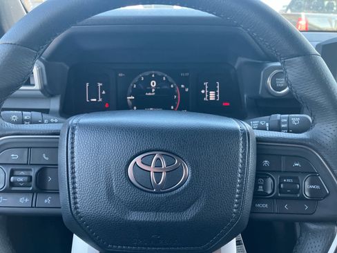 Used 2026 Toyota 4Runner SR5 AWD/4WD image 14