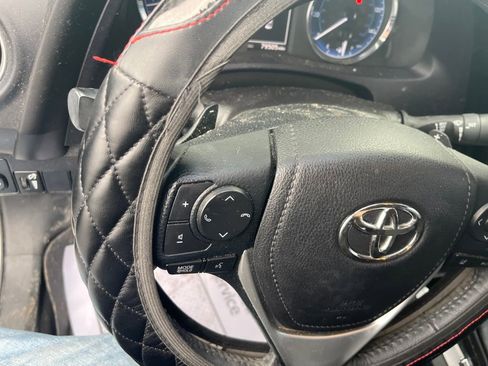 Used 2017 Toyota Corolla SE image 11