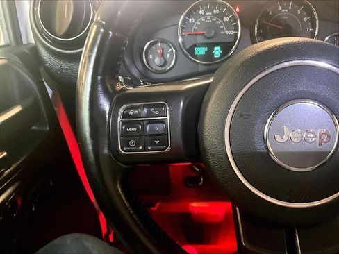 Used 2017 Jeep Wrangler Sahara AWD/4WD image 22