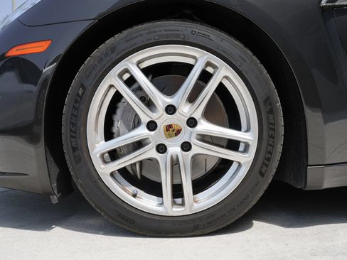 Used 2014 Porsche Panamera 4 AWD/4WD image 15