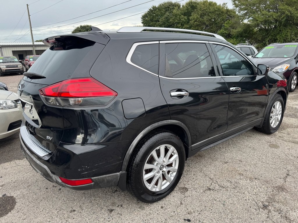 Used 2017 Nissan Rogue SV w/ SV Premium Package FWD image 6