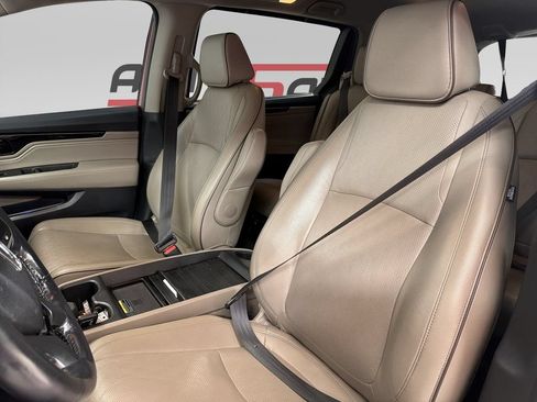 Used 2022 Honda Odyssey Elite image 11