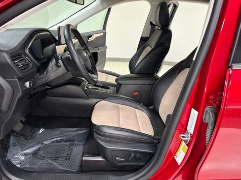 Used 2021 Ford Escape Titanium w/ Titanium Elite Package AWD/4WD image 15