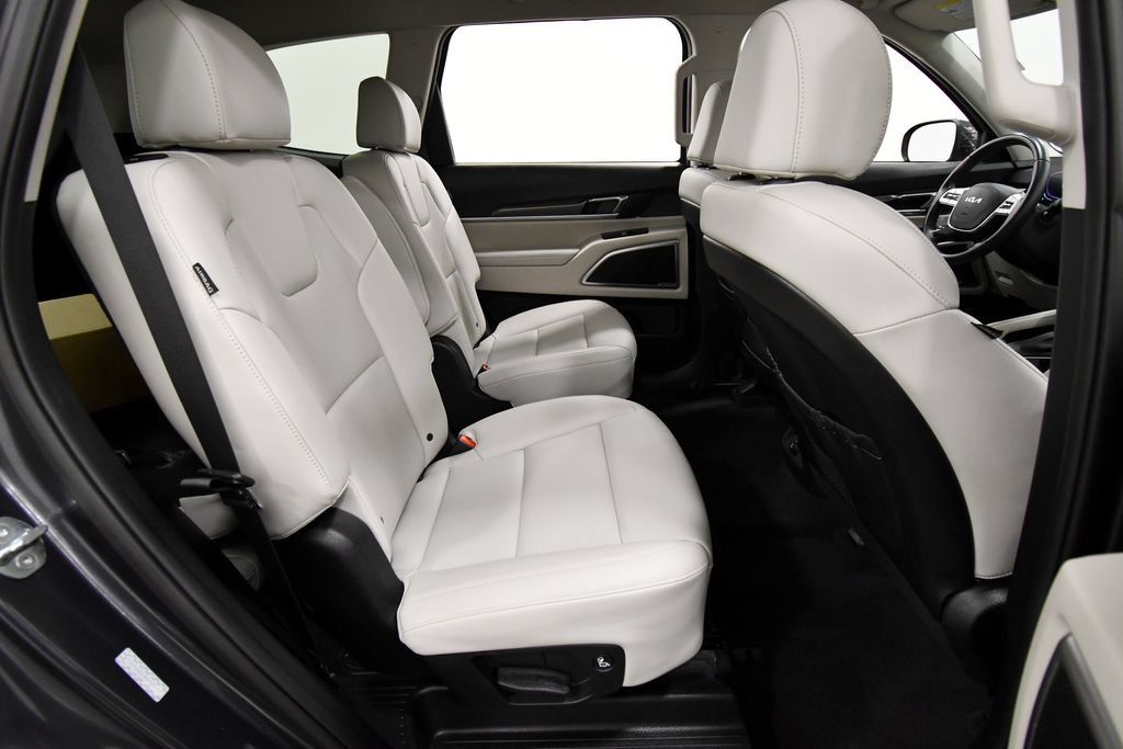 Certified 2024 Kia Telluride S AWD/4WD image 17