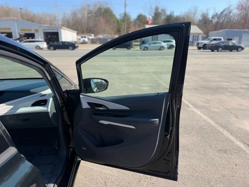 Used 2017 Chevrolet Bolt Premier w/ Driver Confidence II Package image 15