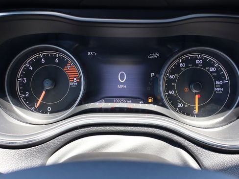 Used 2019 Jeep Cherokee Limited AWD/4WD image 40
