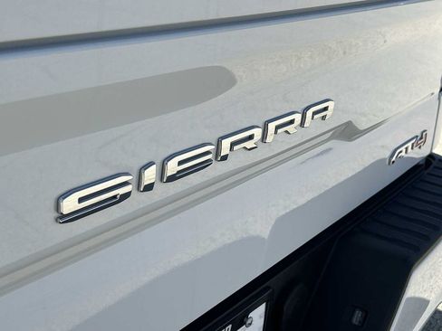 Used 2024 GMC Sierra 1500 AT4 w/ Technology Package AWD/4WD image 32