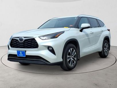 Used 2022 Toyota Highlander XLE