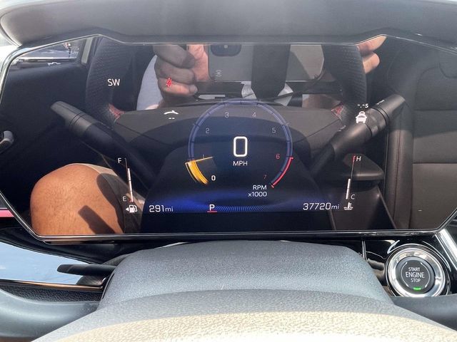 Certified 2024 Chevrolet Trax RS w/ Sunroof Package FWD image 23