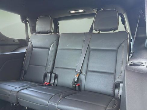 Used 2024 Chevrolet Tahoe Premier AWD/4WD image 17