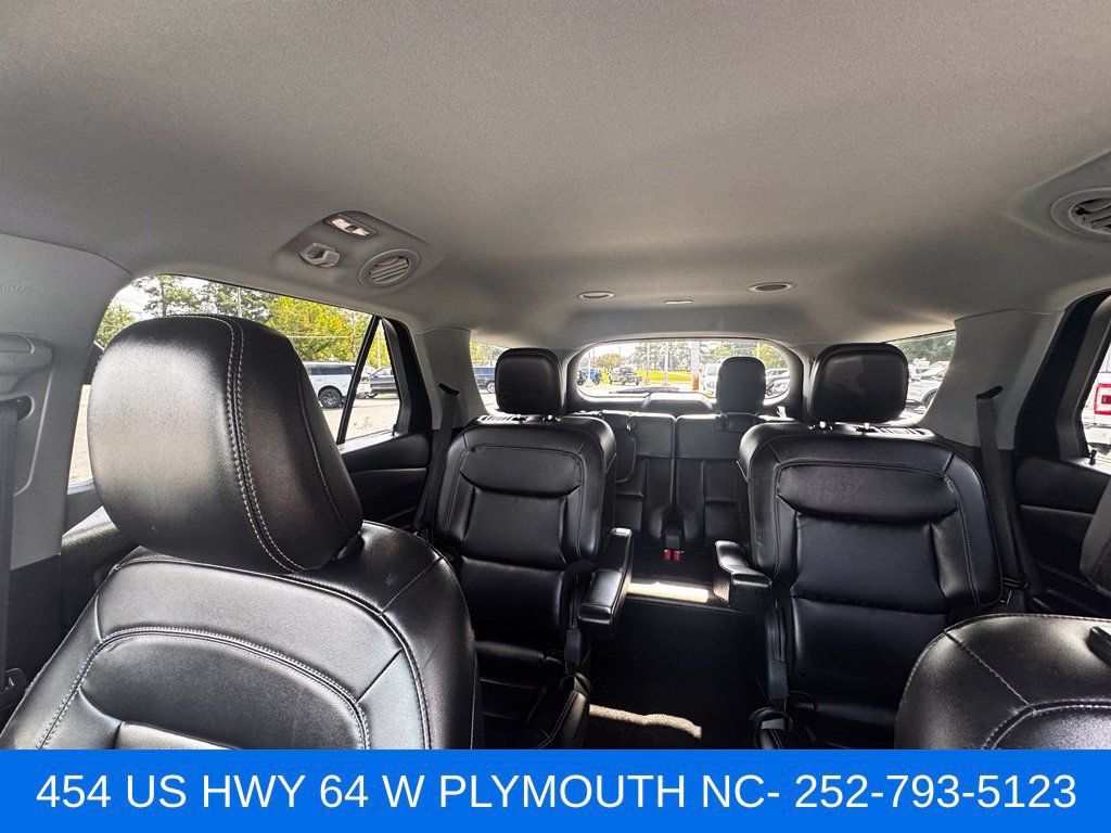 Used 2023 Ford Explorer XLT w/ Equipment Group 202A AWD/4WD image 12
