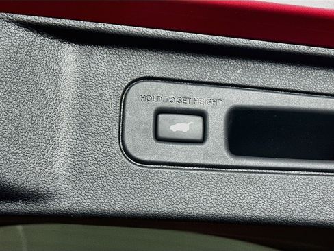 Used 2025 Honda Pilot Elite image 32