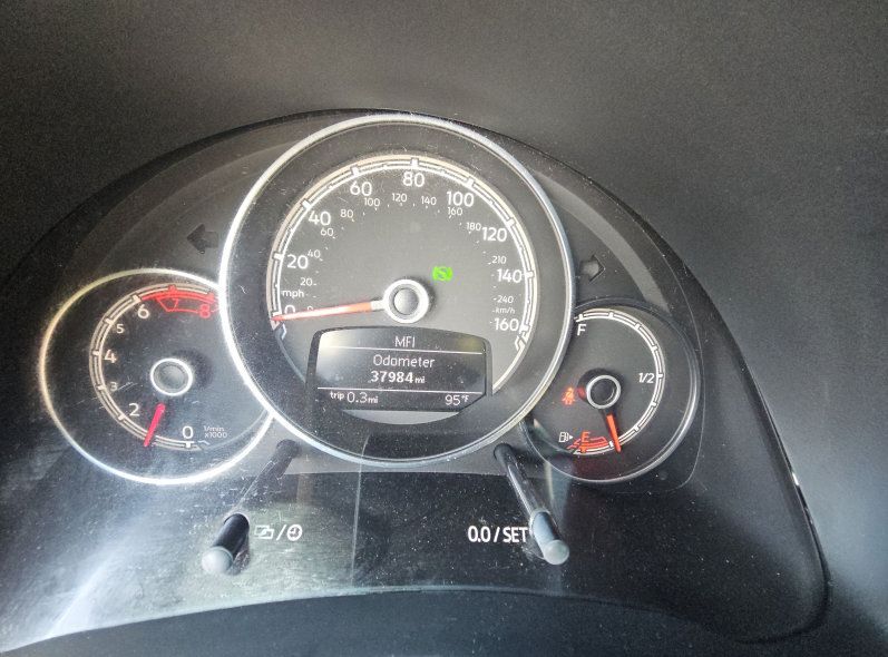 Used 2019 Volkswagen Beetle 2.0T S FWD image 7