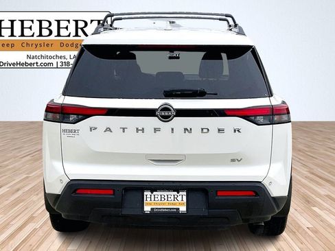 Used 2022 Nissan Pathfinder SV image 4
