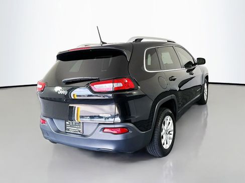 Used 2016 Jeep Cherokee Latitude w/ Comfort & Sound Group FWD image 7