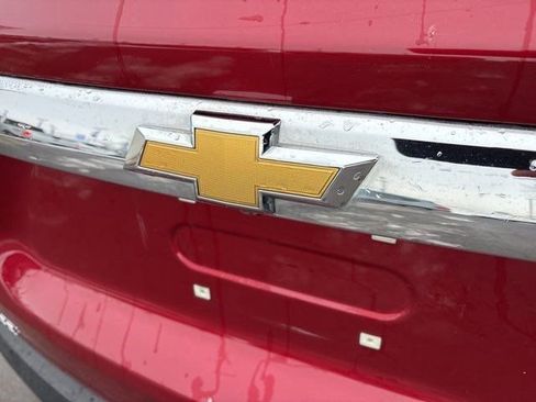 Used 2020 Chevrolet Traverse LT image 50