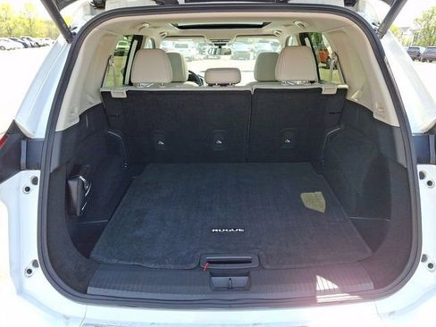Used 2024 Nissan Rogue SV w/ SV Premium Package FWD image 34