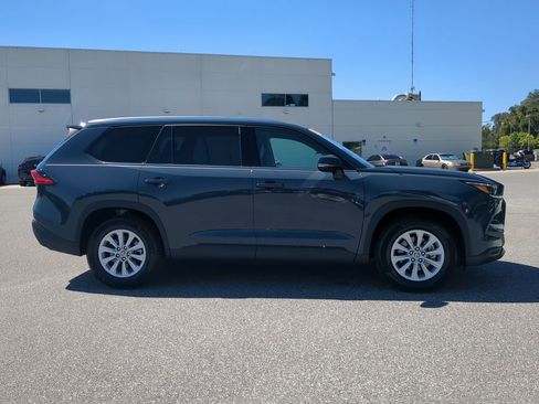 Used 2024 Toyota Grand Highlander Limited image 12