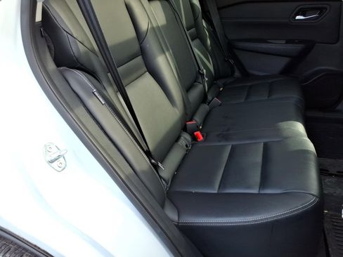 Used 2023 Nissan Rogue SL w/ SL Premium Package image 7