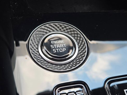 New 2025 Kia Niro EX Touring image 24