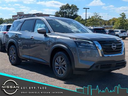New 2025 Nissan Pathfinder SV