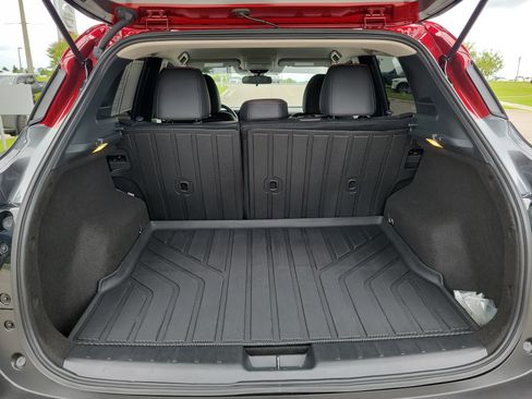 Certified 2025 Nissan Kicks SR FWD image 12