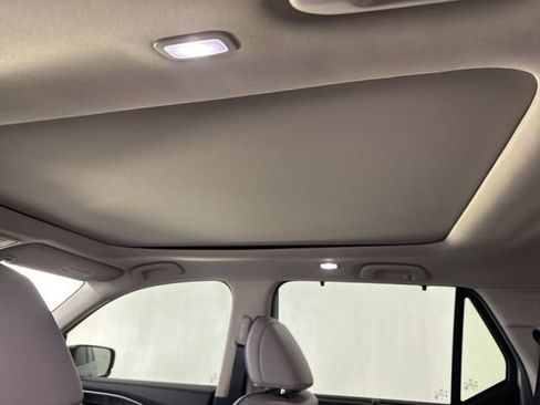 Certified 2025 Honda Pilot Elite image 32