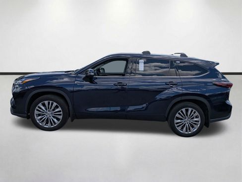 Used 2024 Toyota Highlander Platinum AWD/4WD image 7