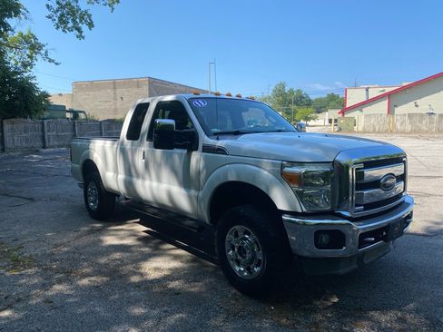 Used 2013 Ford F250 Lariat w/ Chrome Pkg AWD/4WD image 7
