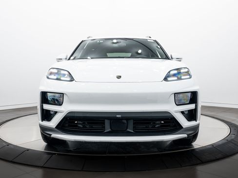 New 2025 Porsche Macan Turbo Electric image 10