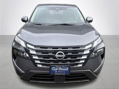 Certified 2024 Nissan Rogue SV image 3