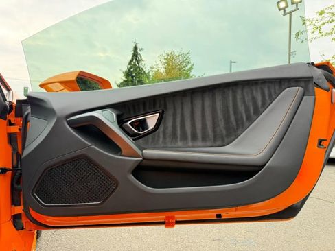 Used 2019 Lamborghini Huracan LP 580-2 RWD image 19