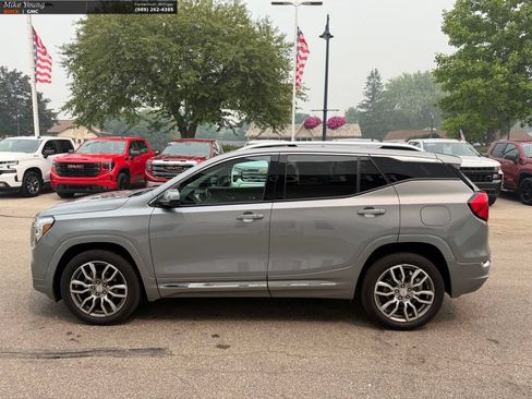 Used 2024 GMC Terrain Denali AWD/4WD image 8