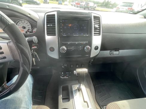 Used 2012 Nissan Frontier PRO-4X image 12