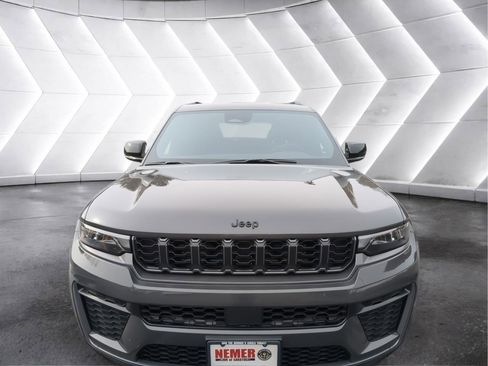 New 2026 Jeep Grand Cherokee L 4WD image 8