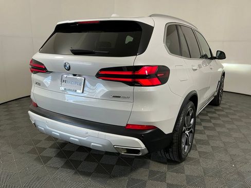 Certified 2024 BMW X5 xDrive40i w/ Parking Assistance Package AWD/4WD image 5
