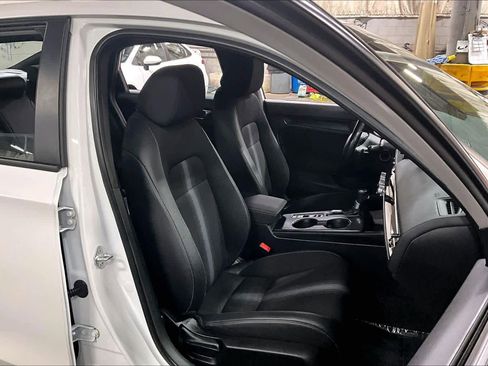Used 2022 Honda Civic Sport image 9