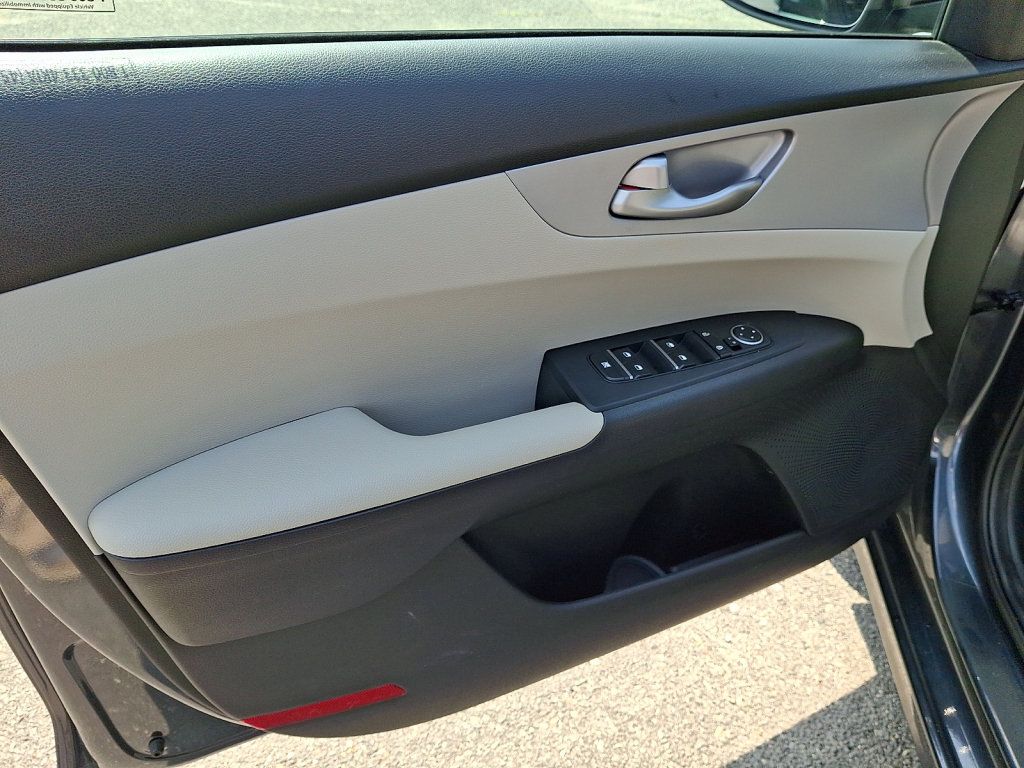 Used 2023 Kia Forte LXS w/ LXS Technology Package FWD image 23