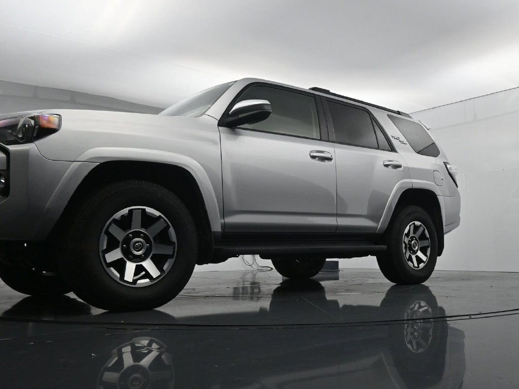 Used 2021 Toyota 4Runner TRD Off-Road AWD/4WD image 34