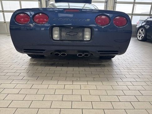 Used 2001 Chevrolet Corvette w/ Preferred Equipment Group2 image 3