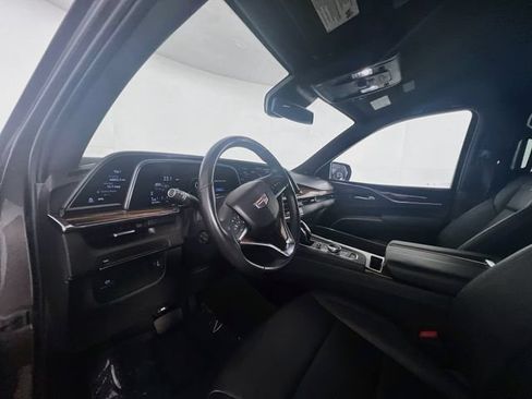 Used 2021 Cadillac Escalade Luxury RWD image 18