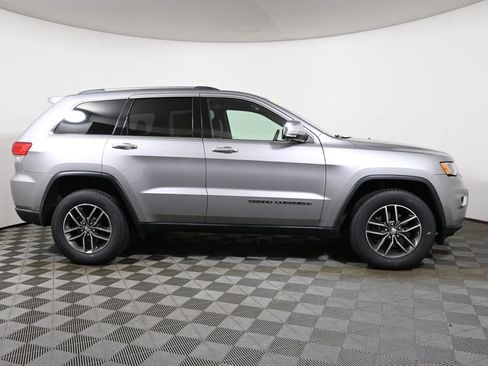 Used 2017 Jeep Grand Cherokee Limited AWD/4WD image 8
