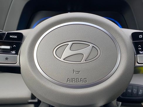 New 2026 Hyundai Elantra SE FWD image 17