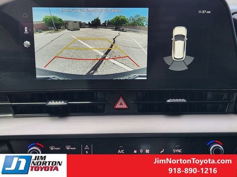 Used 2025 Kia Sportage EX FWD image 18